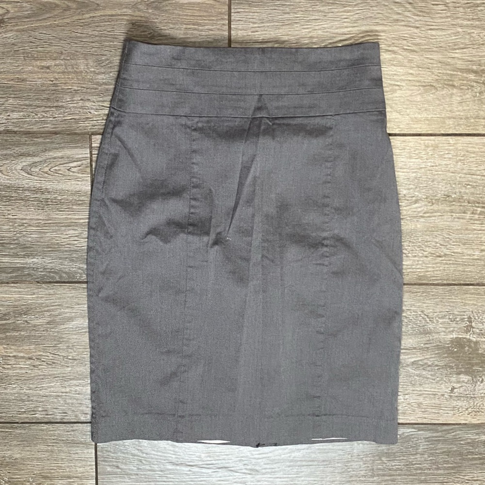 H&M Size 6 Gray Pencil Skirt